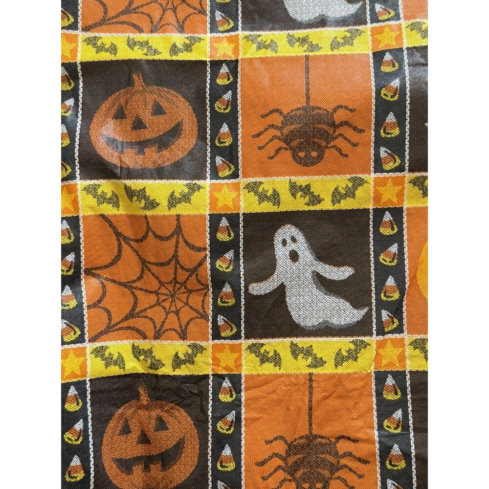 VINTAGE HALLOWEEN VINYL TABLECLOTH FLANNEL BACK Witch Bat Black Cat Pumpkin EUC